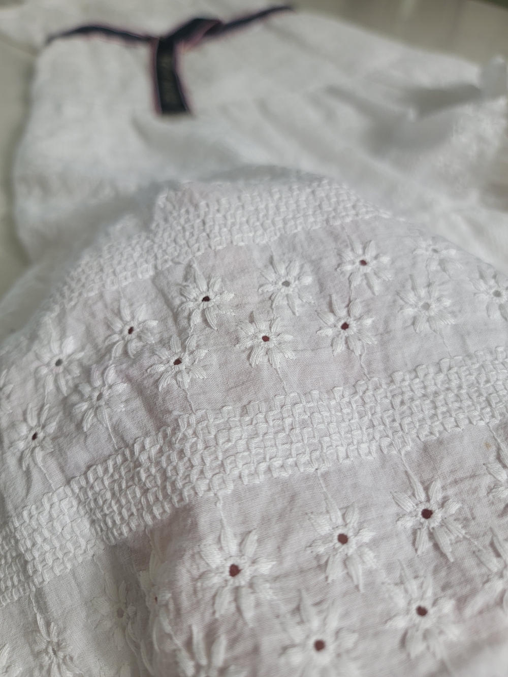 Tommy Hilfiger White Eyelet Midi Dress Logo Ribbon Belt Size 14 Tea Party chic - Picture 8 of 14